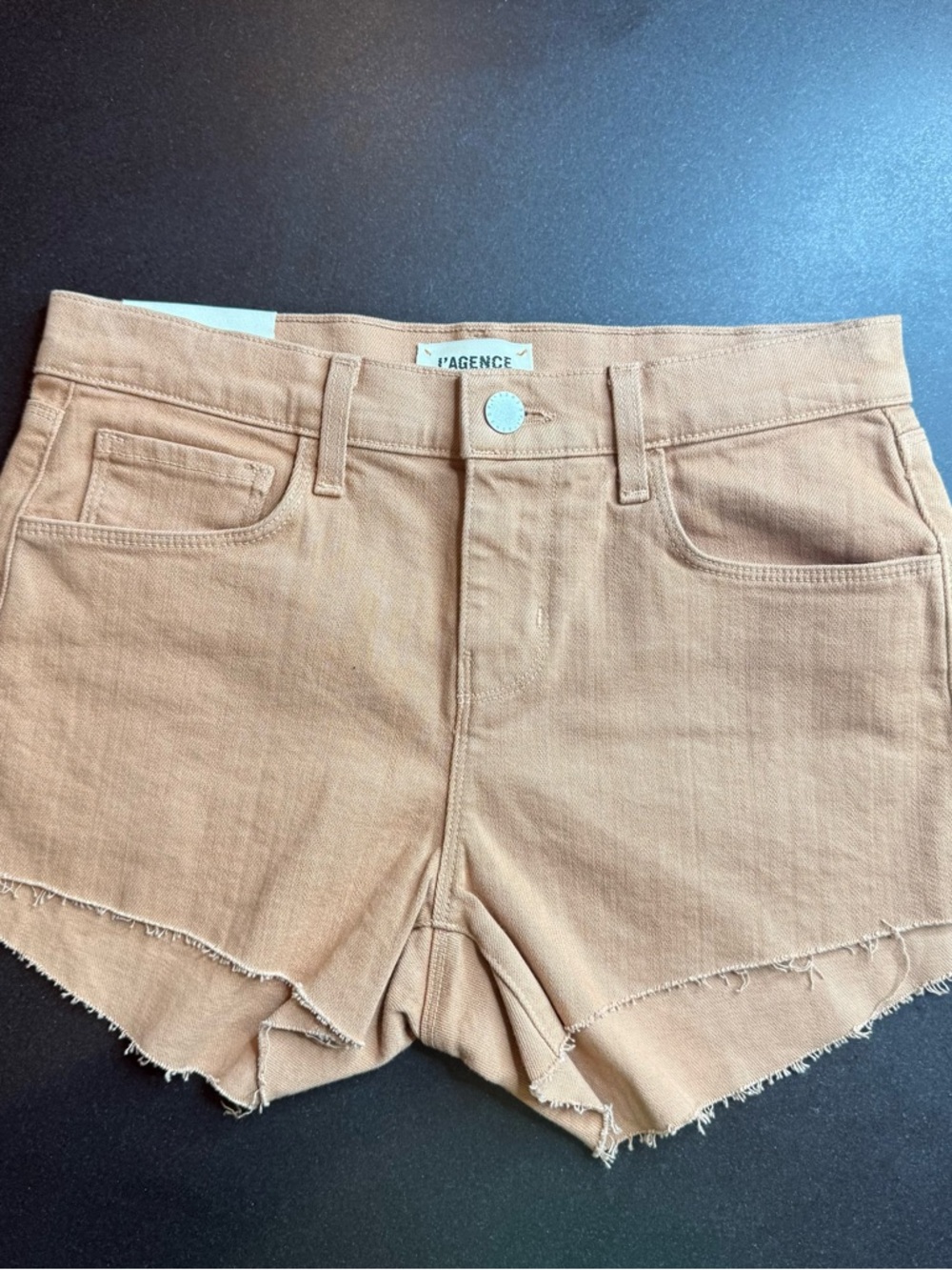 NWT L’AGENCE Audrey Mid Rise Cutoff Shorts Camel Beige Size 24 Chic Minimalist